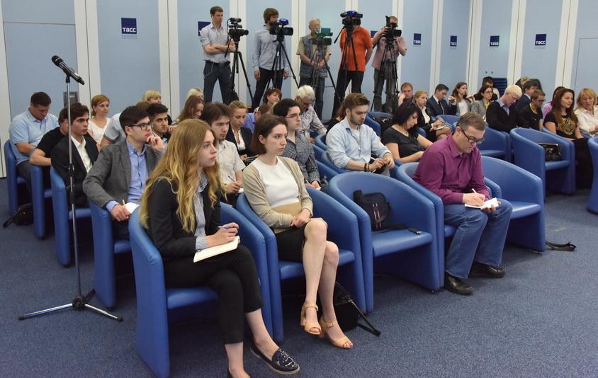 «В наследство детям - цветущую землю!». В ТАСС прошла пресс-конференция депутатов-коммунистов