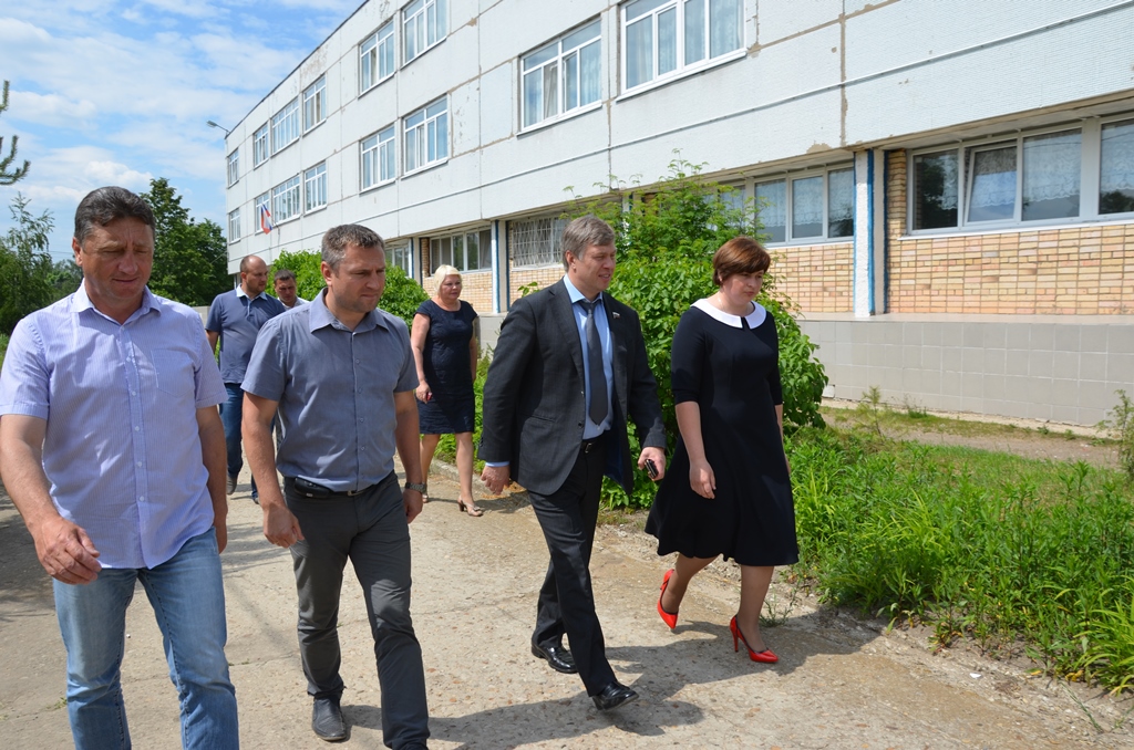 Алексей Русских осмотрел реконструкцию гидроузла на реке Оке в Луховицком районе
