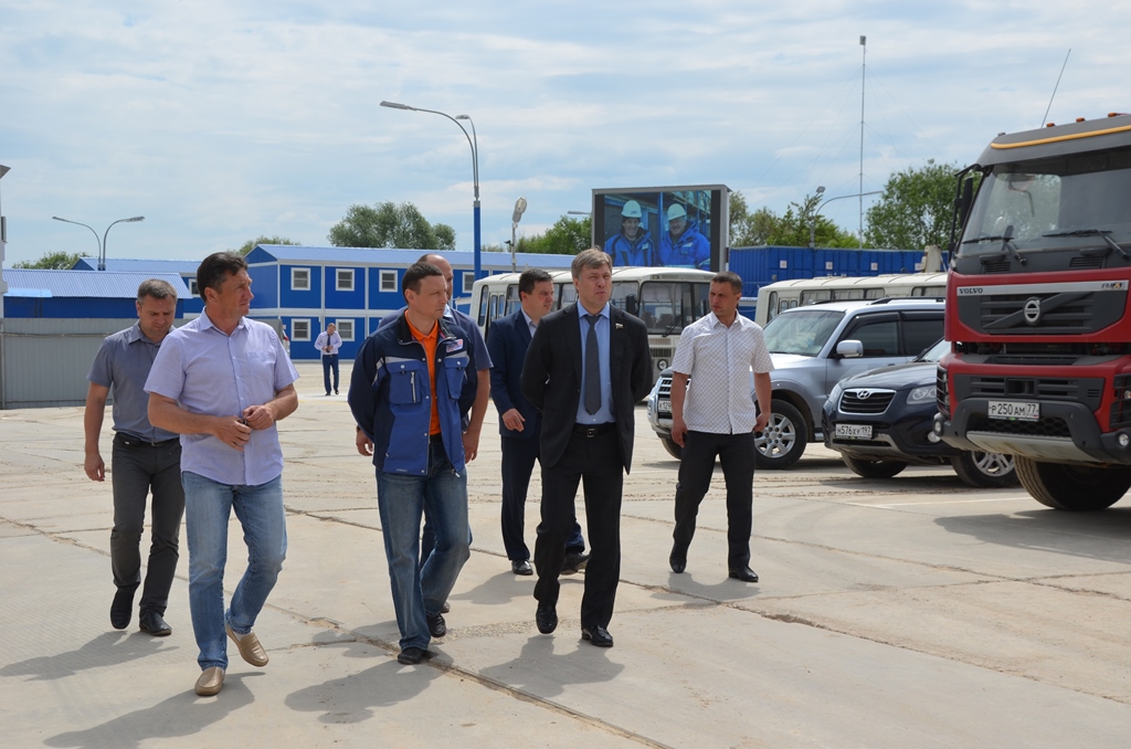 Алексей Русских осмотрел реконструкцию гидроузла на реке Оке в Луховицком районе