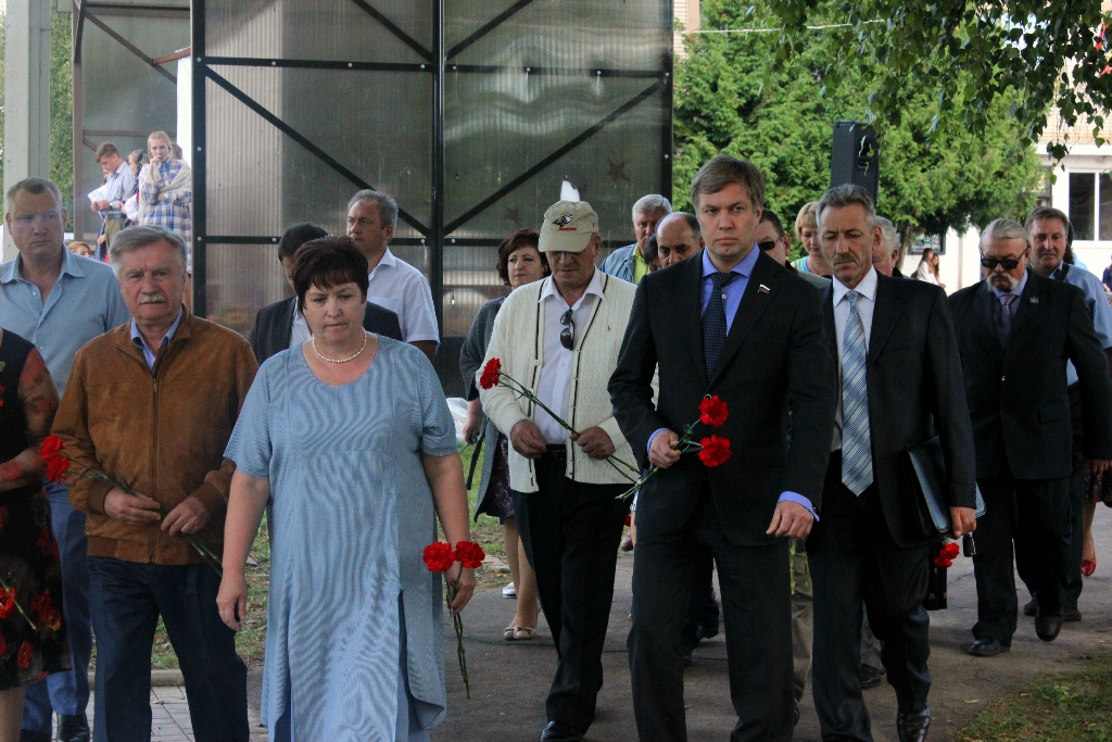 Алексей Русских поздравил жителей Новолотошино и Микулино