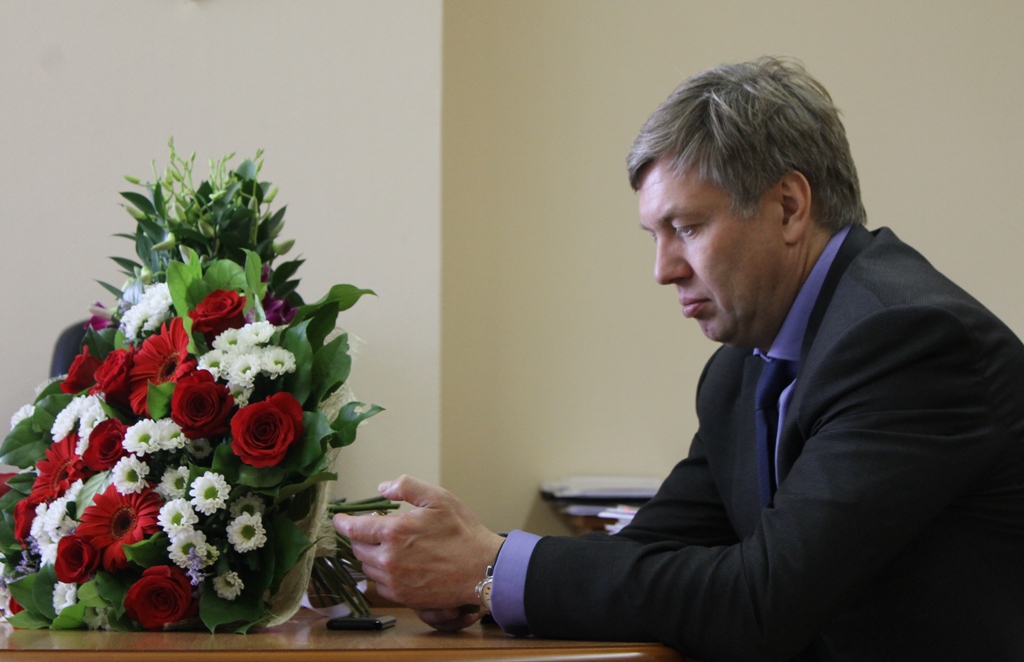 В День знаний Алексей Русских поздравил школьников Красногорского района