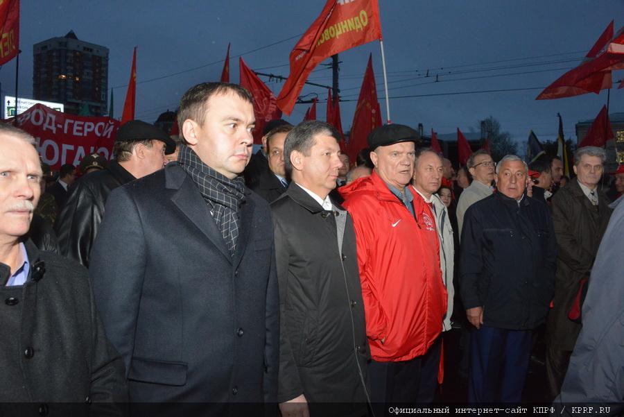 «Памяти советских патриотов верны!»