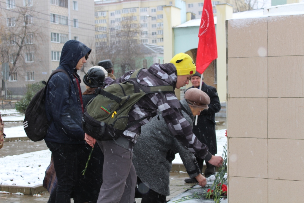 Не расстанусь с комсомолом!