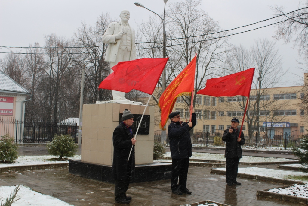 Не расстанусь с комсомолом!