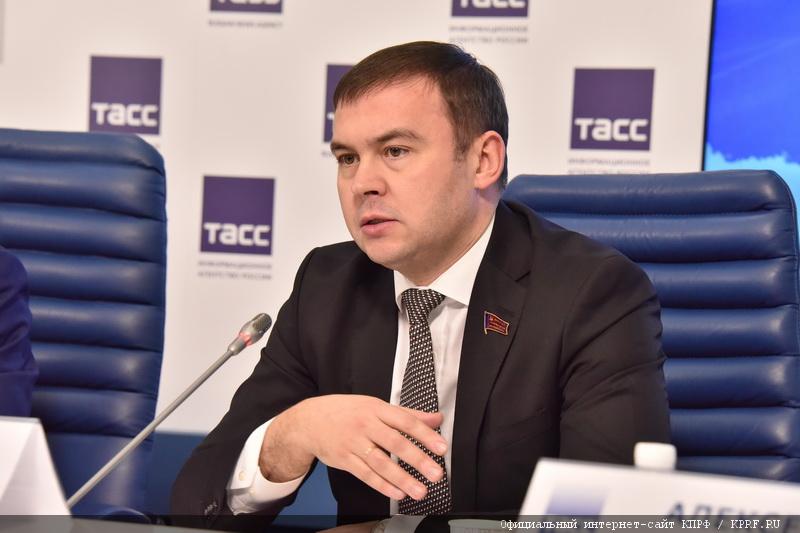 Разжать клещи на горле России!