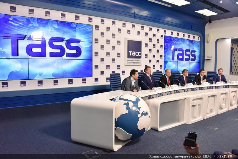 Разжать клещи на горле России!