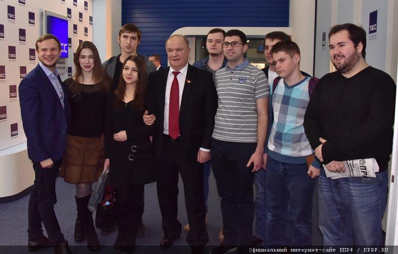 Разжать клещи на горле России!