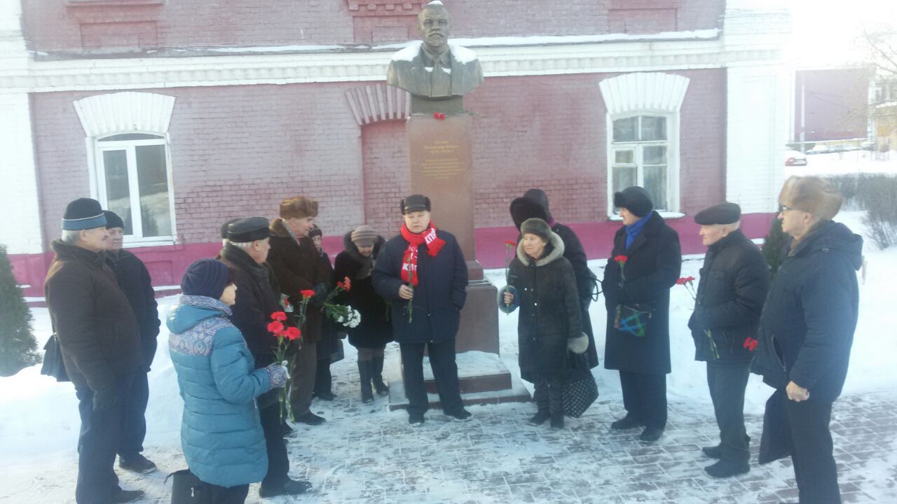Раменские коммунисты почтили память вождя мирового пролетариата