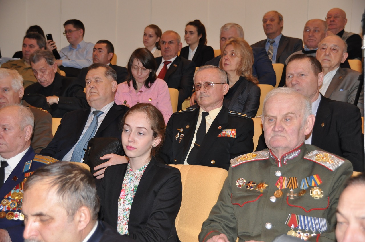 «Крепить оборону страны!». В преддверии 99-летия Советской Армии коммунисты на круглом столе в Госдуме обсудили вопросы Армии, военной науки и промышленности