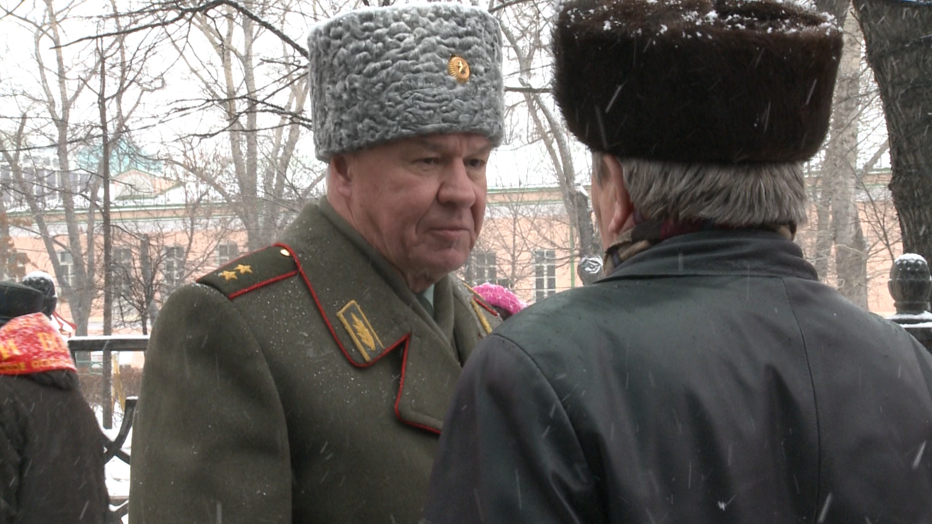 Великий подвиг Красной Армии пускай история хранит!