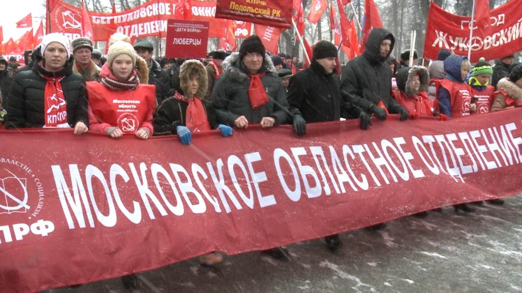 Великий подвиг Красной Армии пускай история хранит!