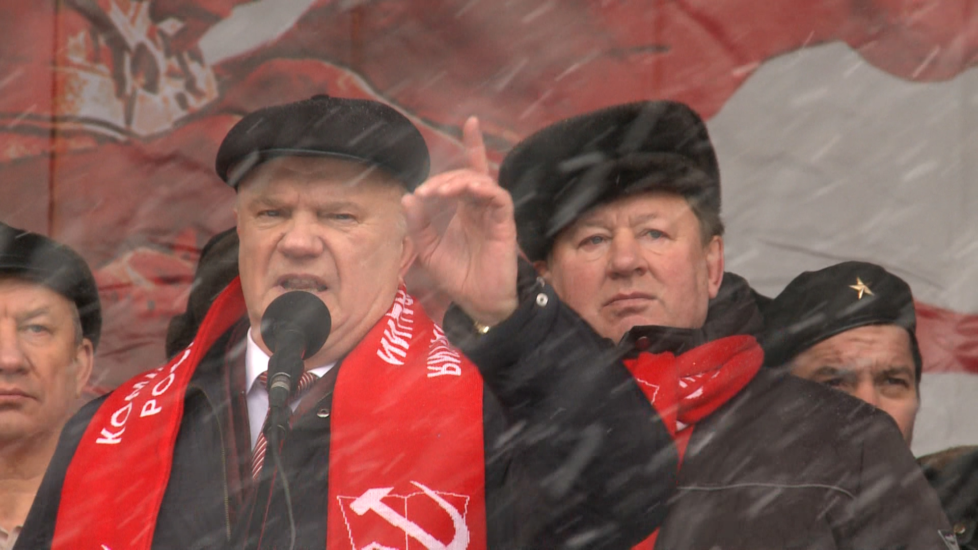 Великий подвиг Красной Армии пускай история хранит!