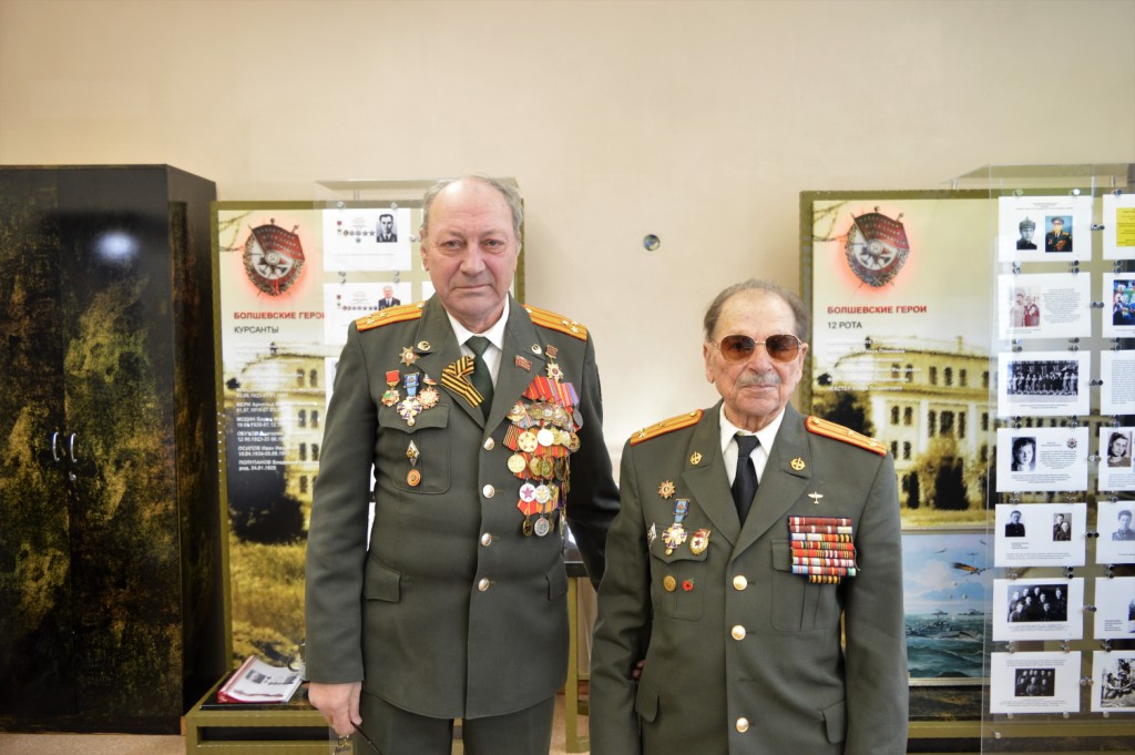 Ветераны войны, труда и военной службы посетили школьный музей Воинской славы