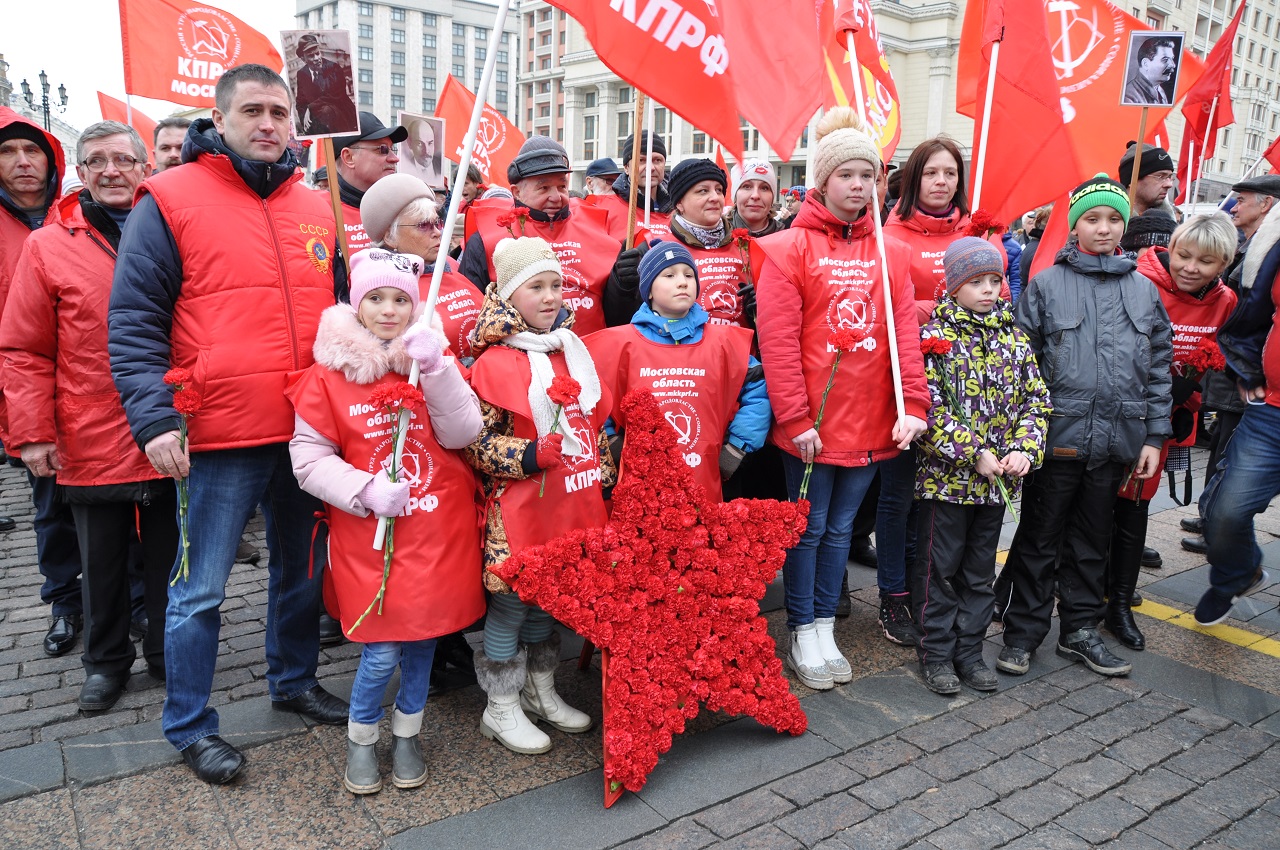 Подмосковные коммунисты почтили память И.В. Сталина