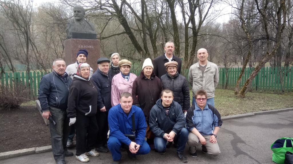 Подольские коммунисты провели субботник в музее-заповеднике Подолье «Домик Ленина»