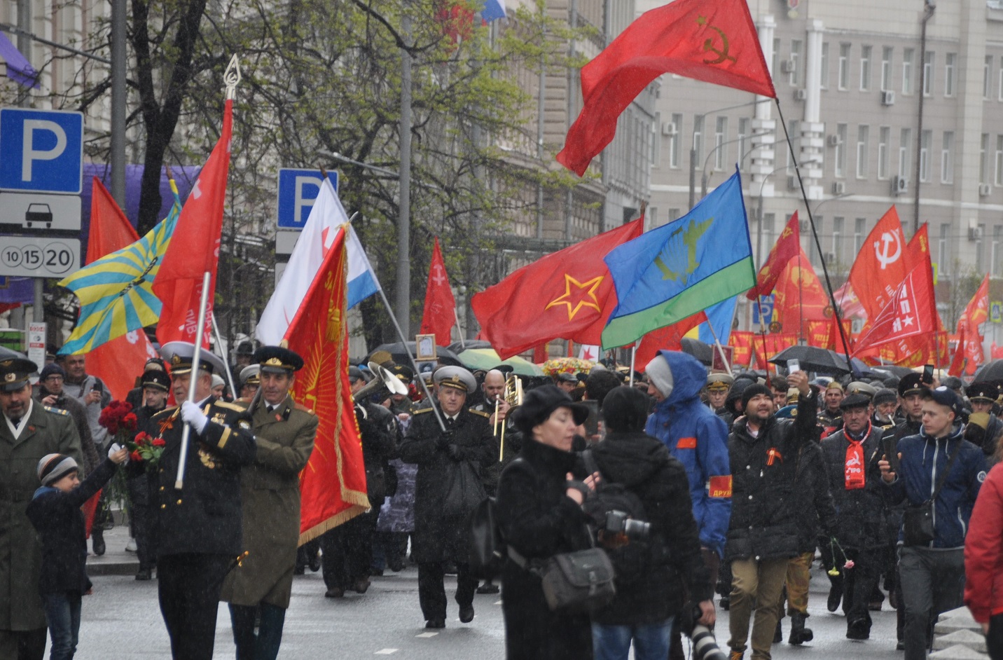 9 мая - Великий день непобедимой страны!
