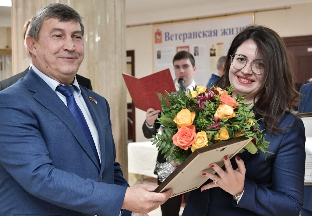 В Мособлдуме открылась выставка «Золотая осень Подмосковья»