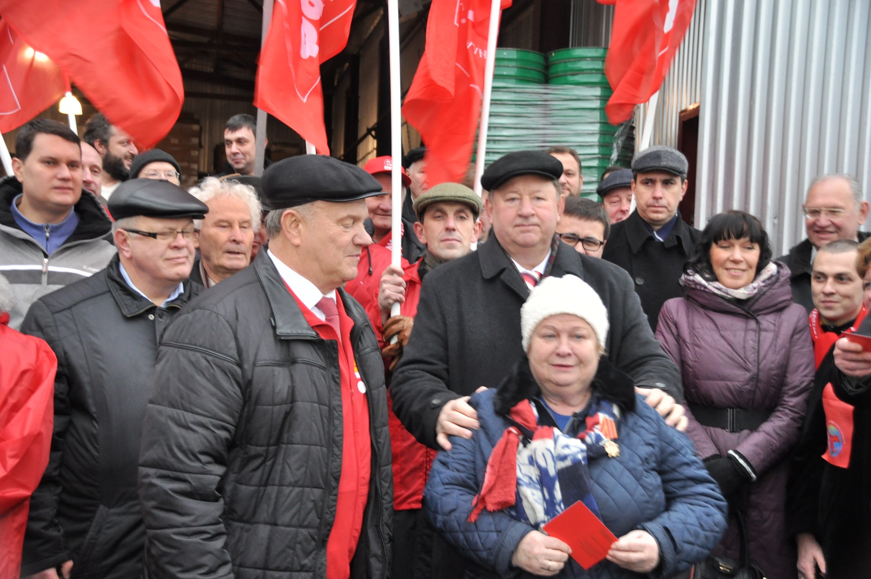 «Донбасс, мы с тобой!». Коммунисты отправили 66-ой гуманитарный конвой