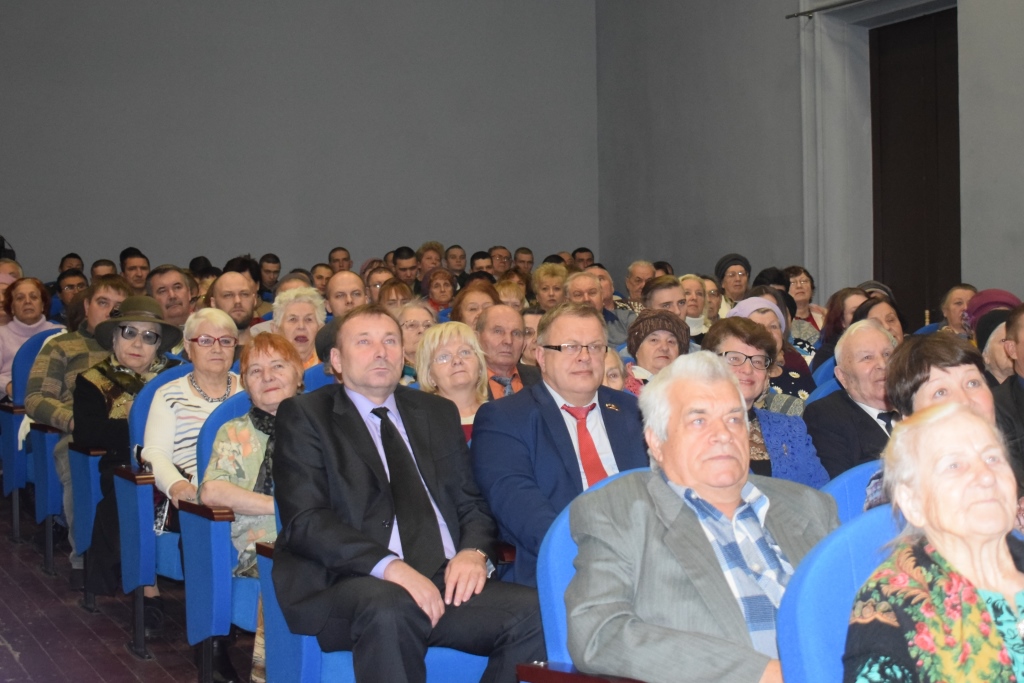 28 октября в КДЦ «Родина» подмосковной Каширы состоялось торжественное собрание, посвященное 100-летию Великой Октябрьской социалистической революции
