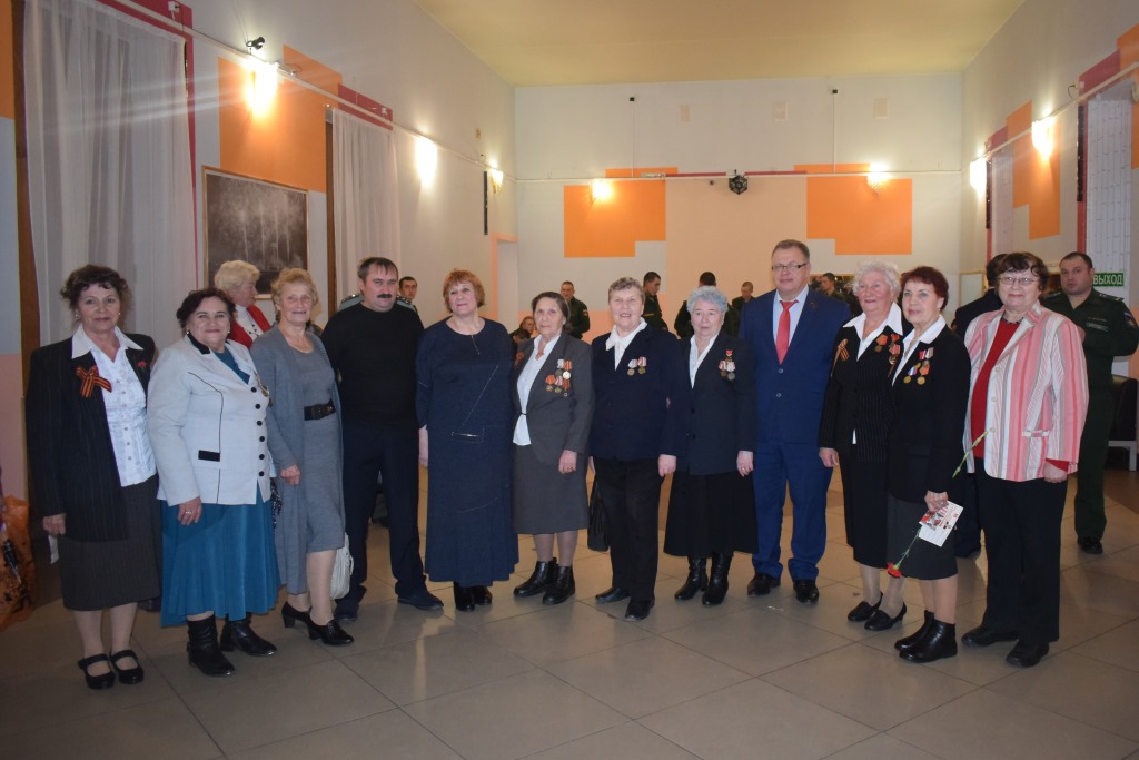 28 октября в КДЦ «Родина» подмосковной Каширы состоялось торжественное собрание, посвященное 100-летию Великой Октябрьской социалистической революции