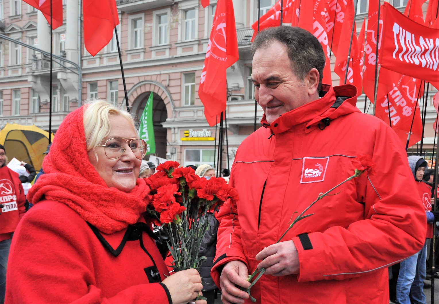 100-летию Великого Октября – Слава!