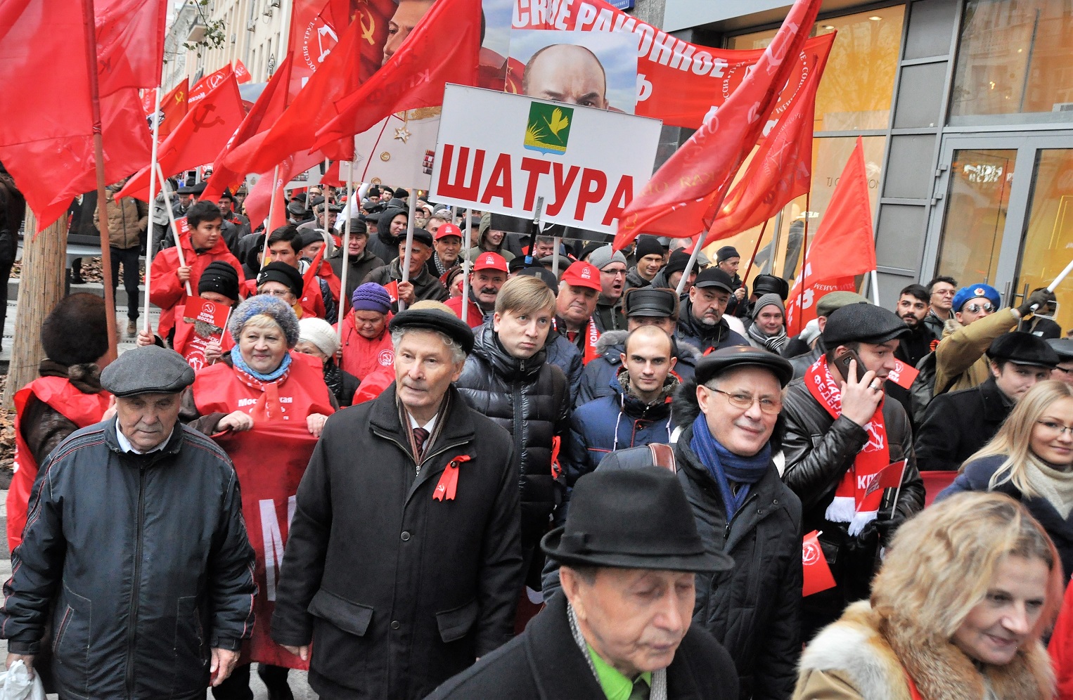 100-летию Великого Октября – Слава!