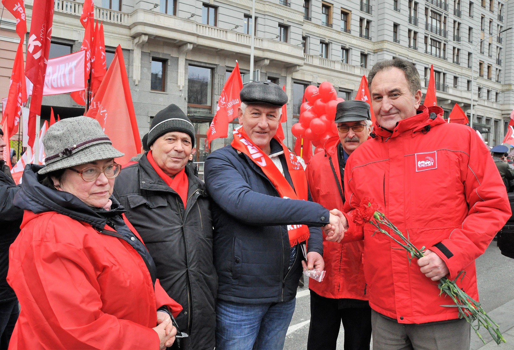 100-летию Великого Октября – Слава!