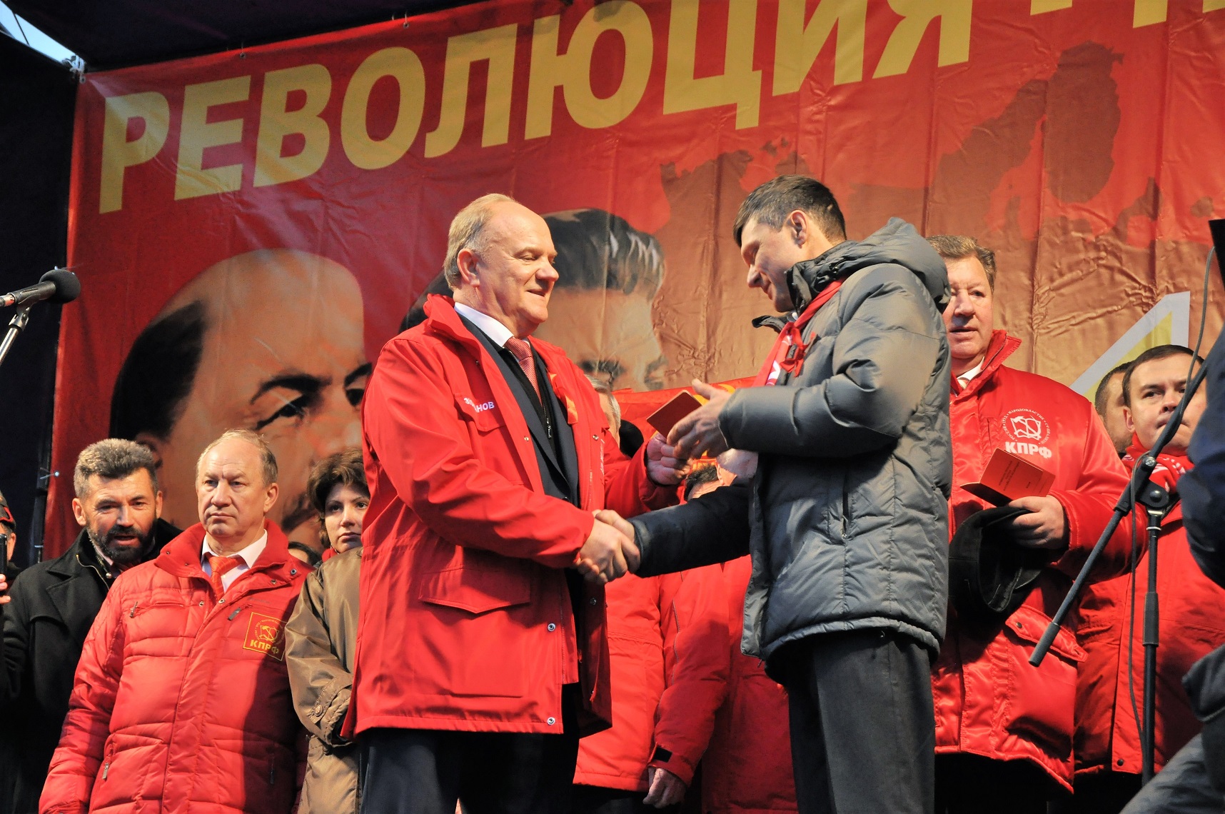 100-летию Великого Октября – Слава!
