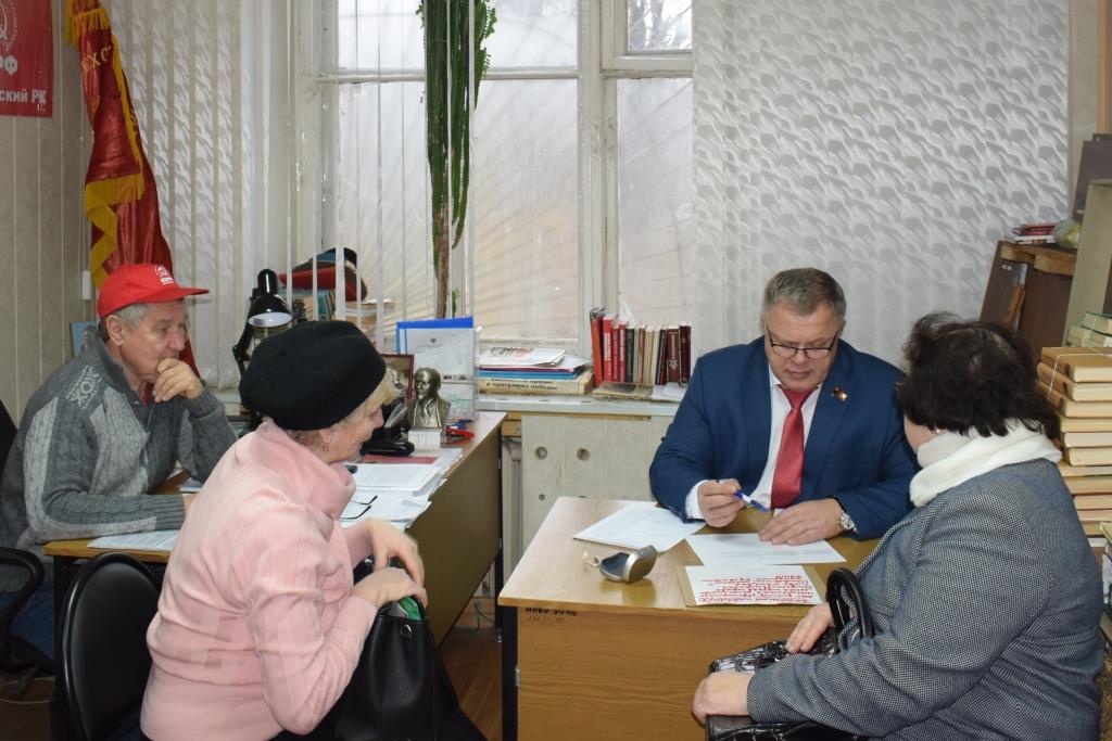 Депутат Мособлдумы Александр Наумов провел прием жителей в Серпуховском муниципальном районе