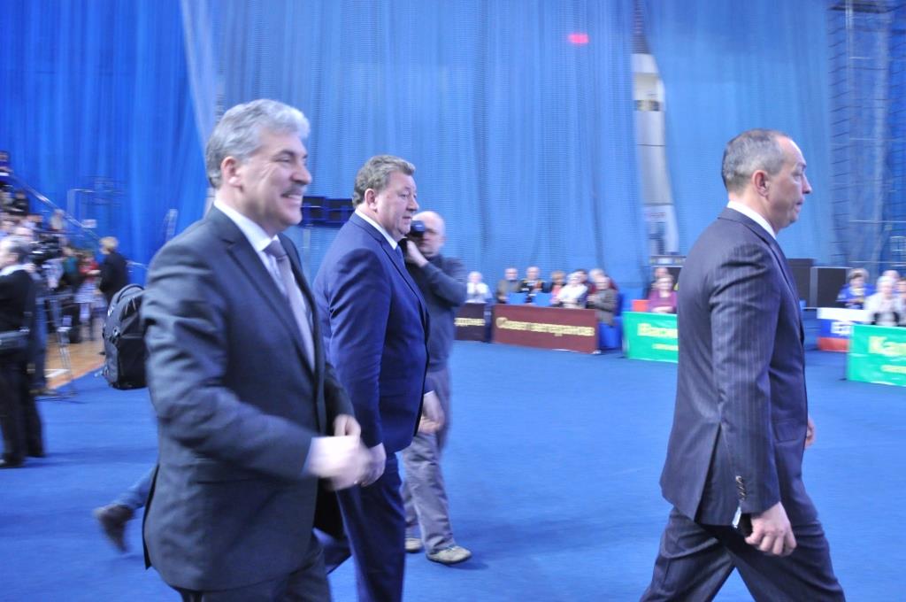 Кандидат в Президенты РФ от КПРФ и Народно-патриотических сил России Павел Грудинин встретился с жителями города Серпухова и Серпуховского района