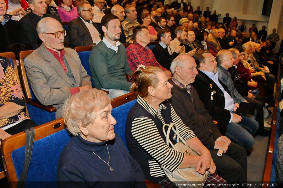 «Новосибирск – за Грудинина!». Народный кандидат продолжает рабочую поездку по Сибири