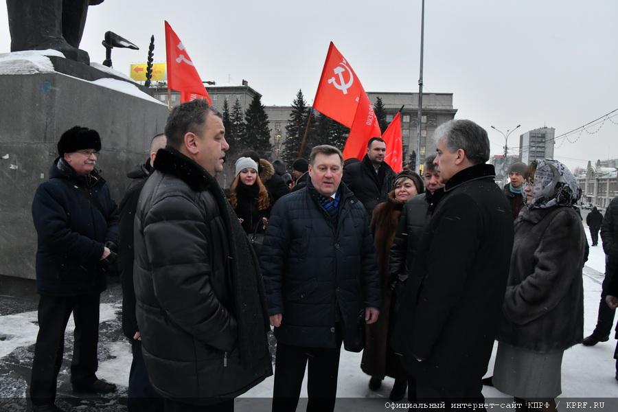 «Новосибирск – за Грудинина!». Народный кандидат продолжает рабочую поездку по Сибири