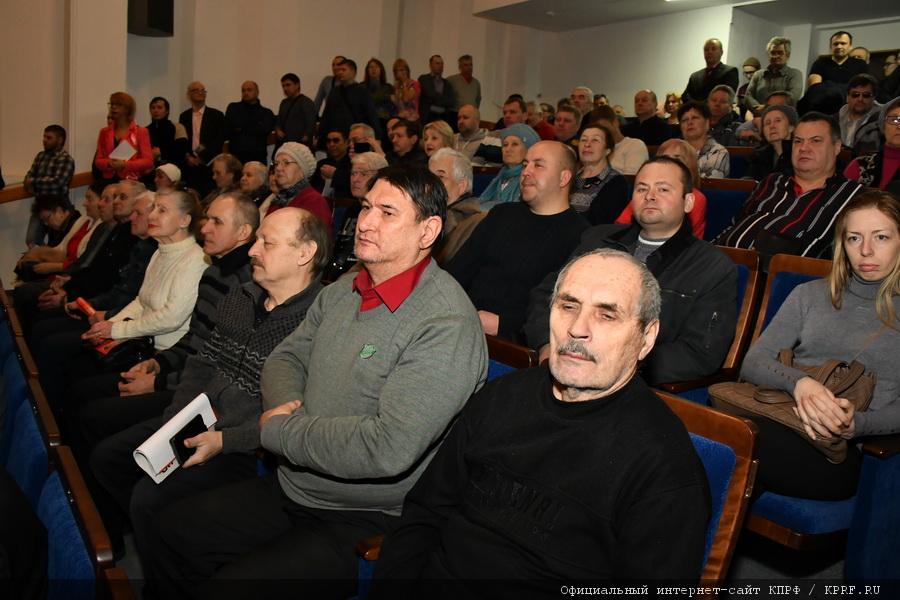 «Новосибирск – за Грудинина!». Народный кандидат продолжает рабочую поездку по Сибири