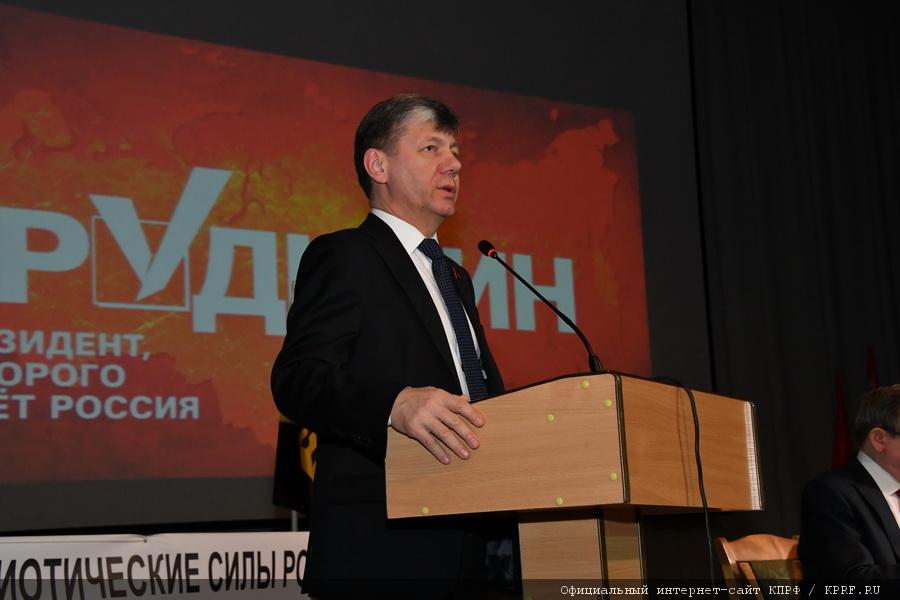 «Новосибирск – за Грудинина!». Народный кандидат продолжает рабочую поездку по Сибири