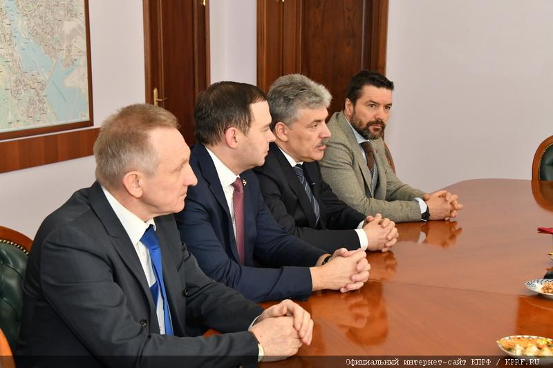 Павел Грудинин провел встречу с работниками народного сельхозпредприятия в Усолье-Сибирском