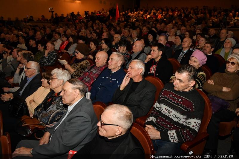 Павел Грудинин ответил на вопросы избирателей города Ангарска