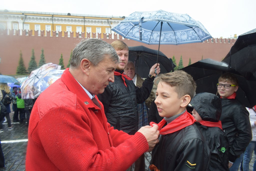 Пионерия и Ленин будут жить всегда в веках!