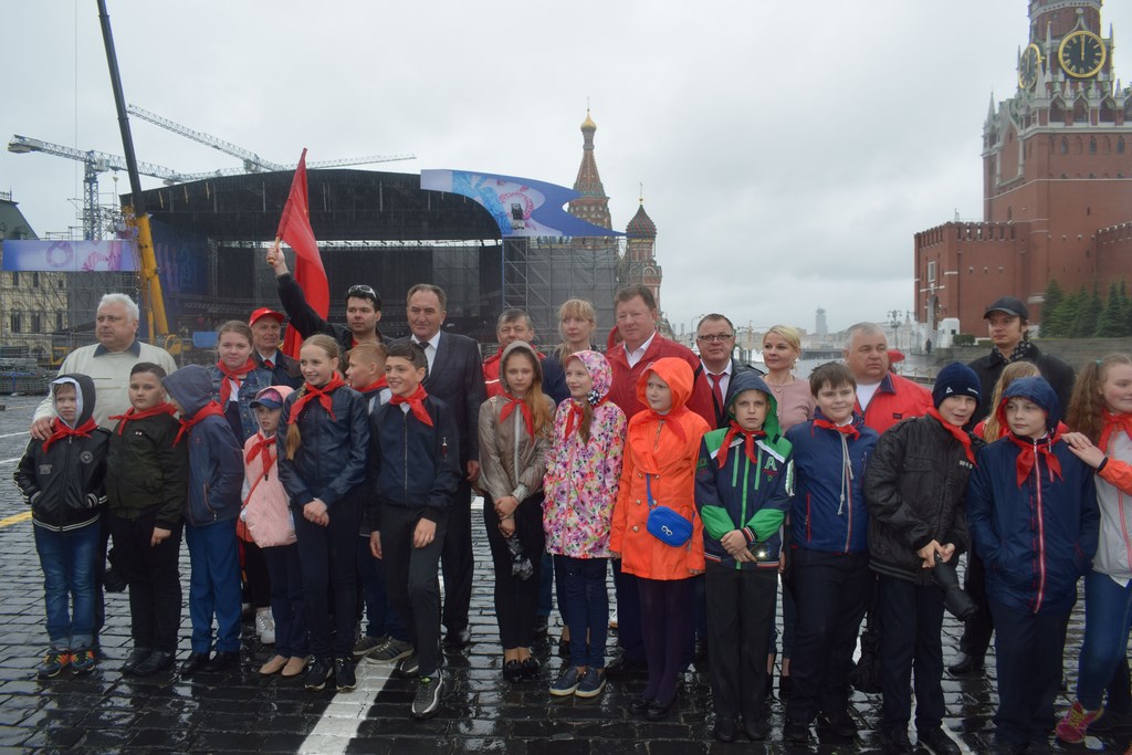 Пионерия и Ленин будут жить всегда в веках!