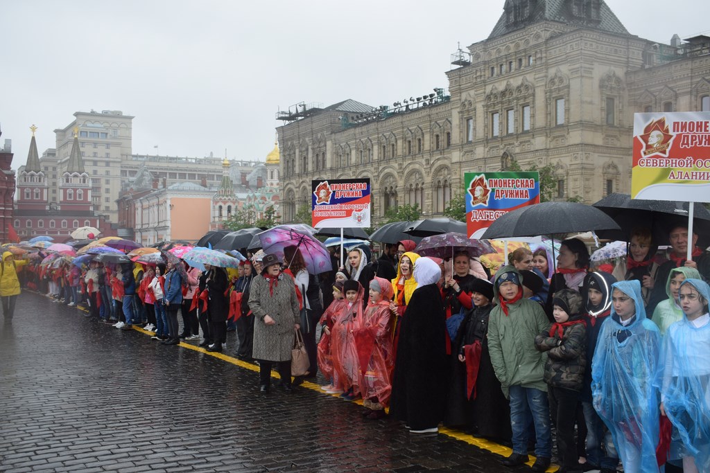 Пионерия и Ленин будут жить всегда в веках!