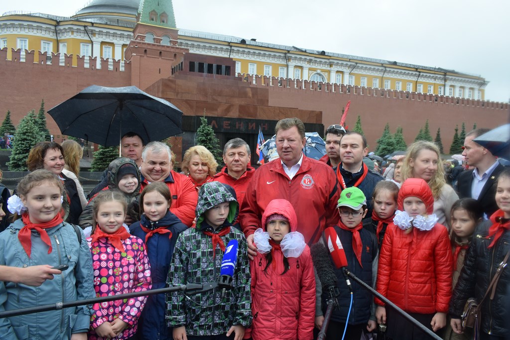Пионерия и Ленин будут жить всегда в веках!