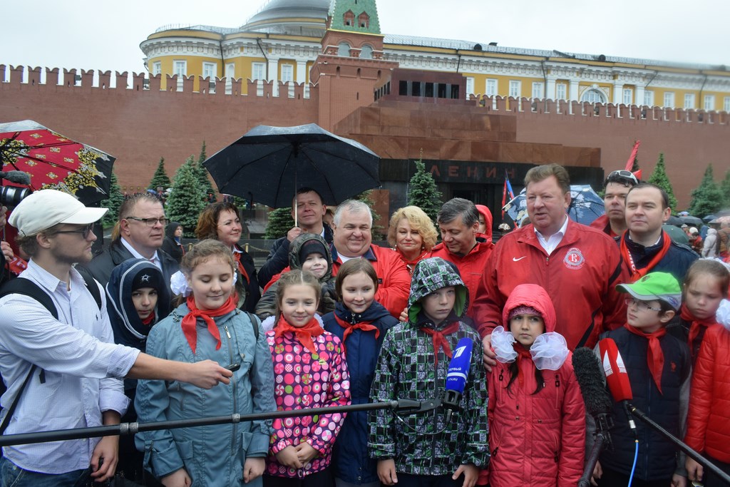 Пионерия и Ленин будут жить всегда в веках!