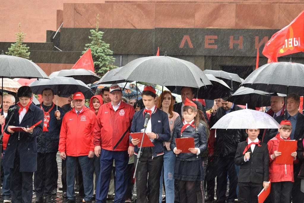 Пионерия и Ленин будут жить всегда в веках!