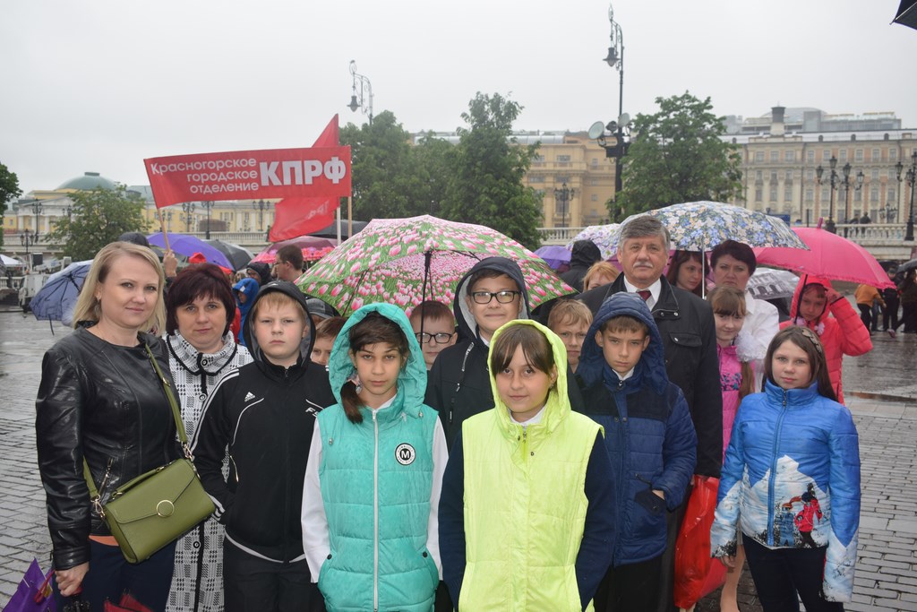 Пионерия и Ленин будут жить всегда в веках!
