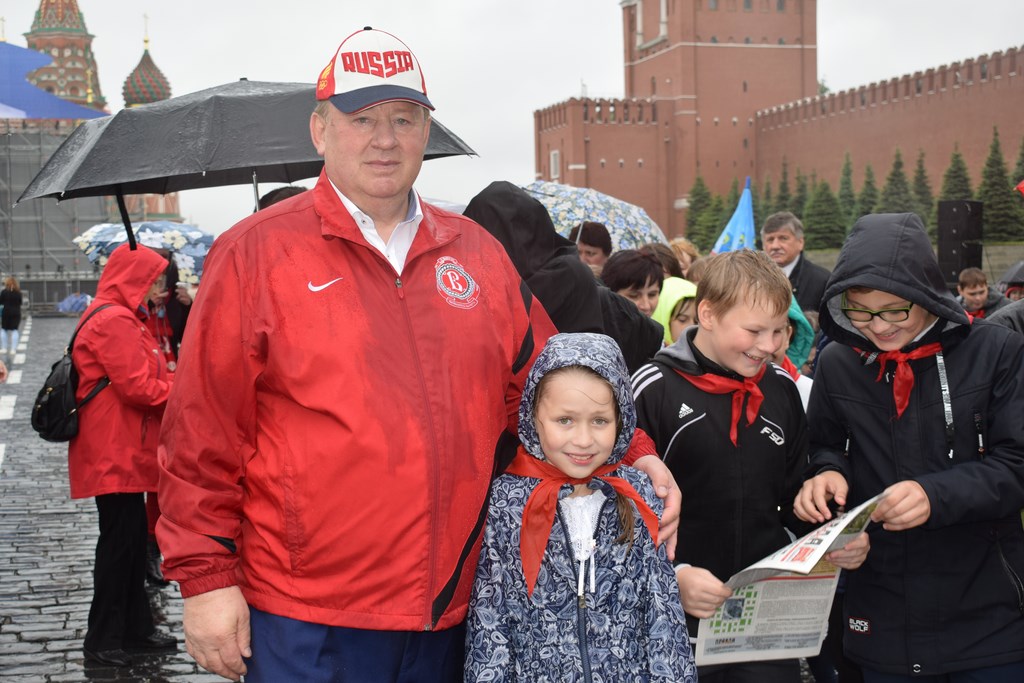 Пионерия и Ленин будут жить всегда в веках!