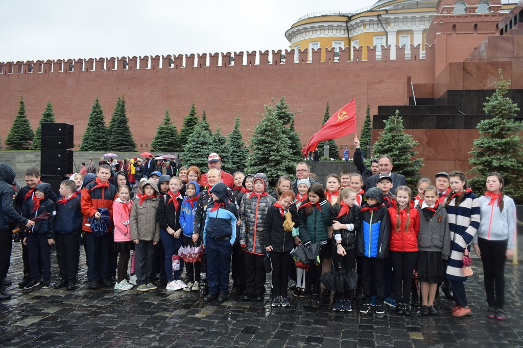 Пионерия и Ленин будут жить всегда в веках!