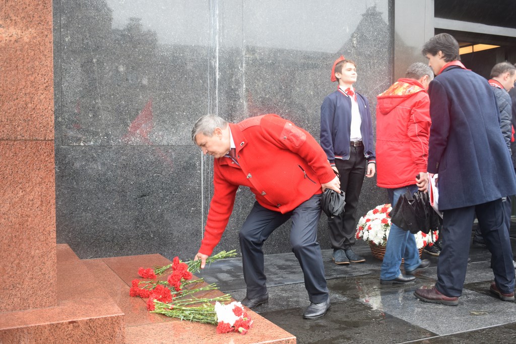 Пионерия и Ленин будут жить всегда в веках!