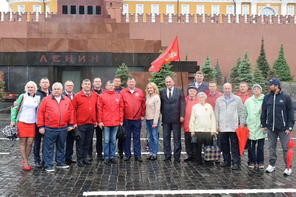 Пионерия и Ленин будут жить всегда в веках!
