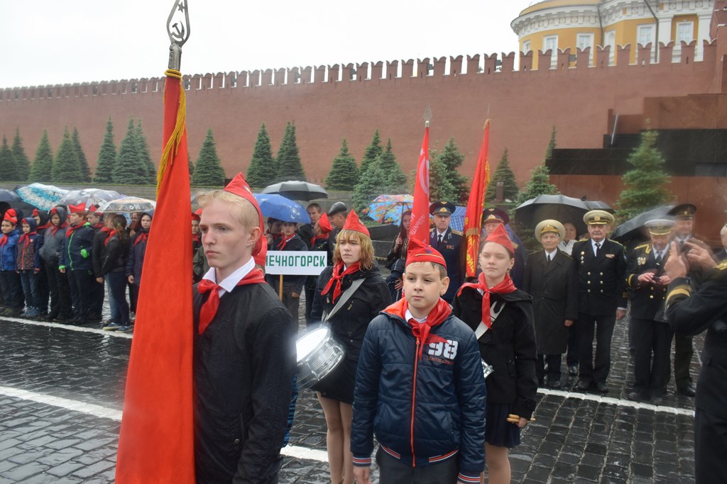 Пионерия и Ленин будут жить всегда в веках!