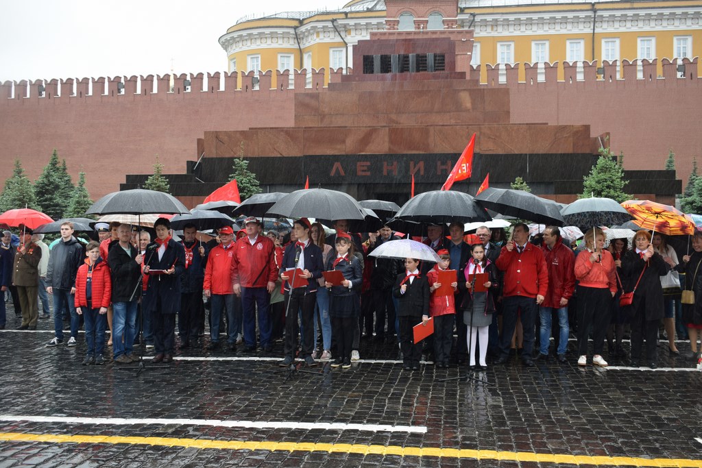 Пионерия и Ленин будут жить всегда в веках!