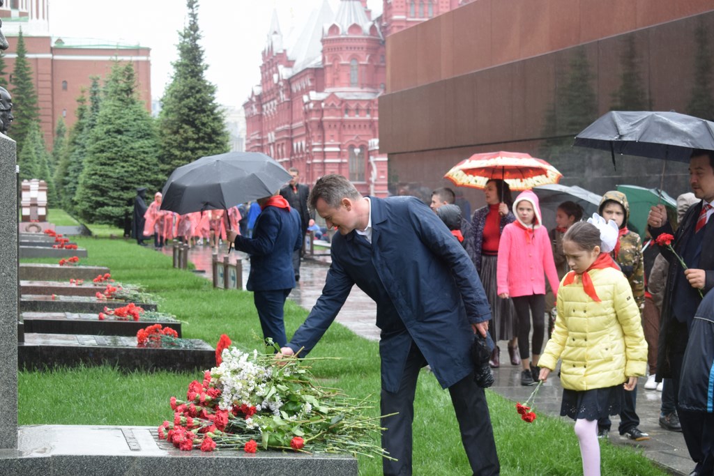 Пионерия и Ленин будут жить всегда в веках!